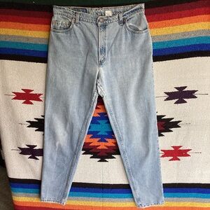 Vintage Levi’s 550 jeans relaxed fit tapered long Made in USA size 15 32 x 31